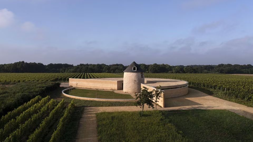 BRETAGNA DA UN ANTICO MULINO A UNA CANTINA CONTEMPORANEA